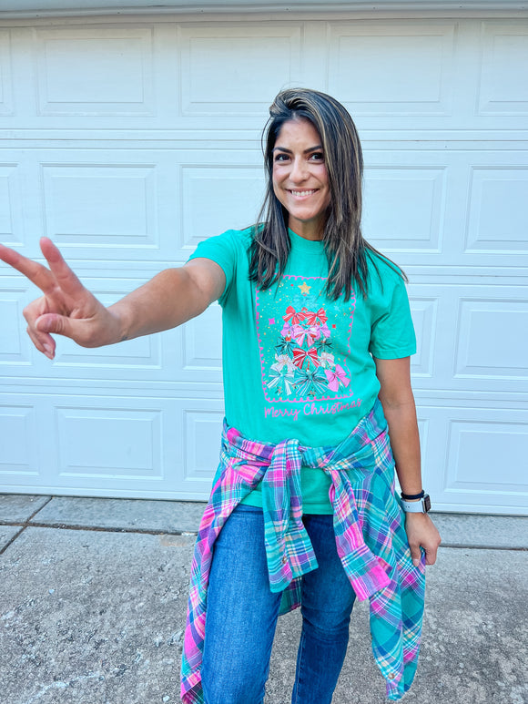 BRIGHT MERRY CHRISTMAS TEE (ISLAND)