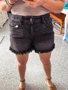 MID RISE RAW FRAYED HEM WASHED BLACK SHORTS