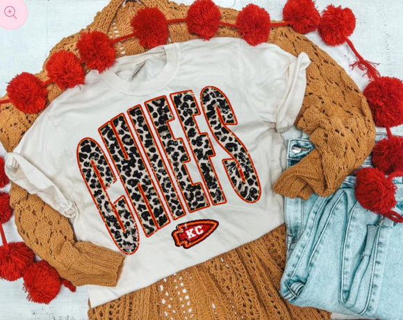 CHIEFS LEOPARD TEE {{PREORDER-IVORY CC}}