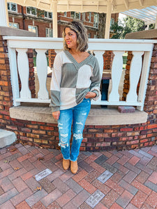 OLIVE COLORBLOCK TOP